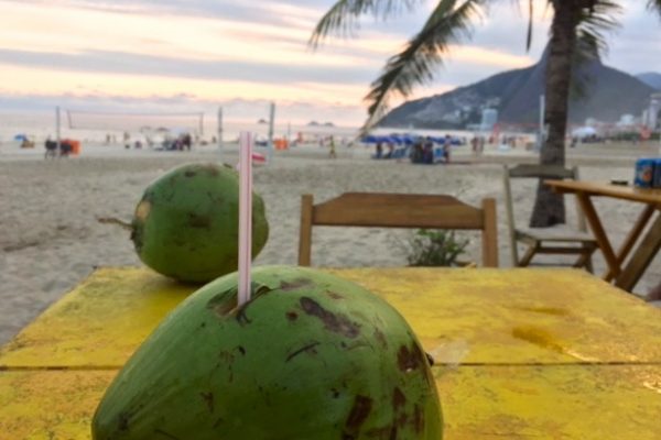 agua de coco, o que se bebe no brasil