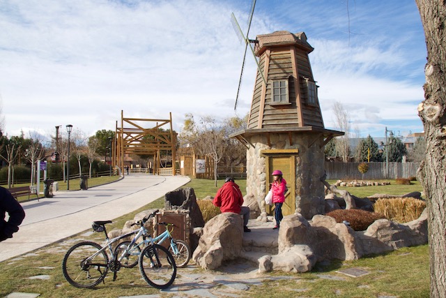 parque europa moinhos madrid em familia