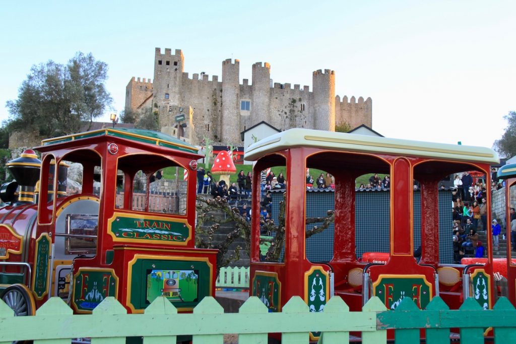 obidos vila natal 2017 comboio e castelo