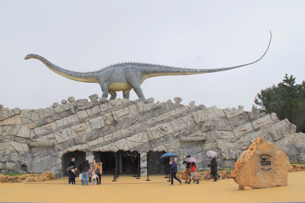 Convite A festa de aniversário T-Rex Dino da escavação do
